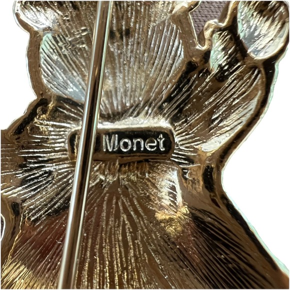 Vintage Monet Signed Red Enamel and Gold Tone Rhinestoned Snowman Pin/Brooch - Picture 6 of 7